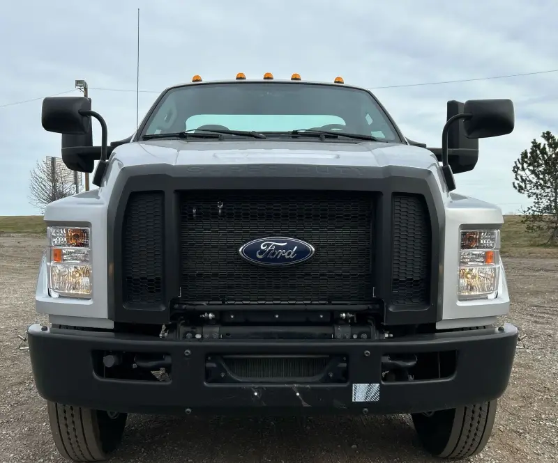 2022 Ford F650 Super Duty photo 2
