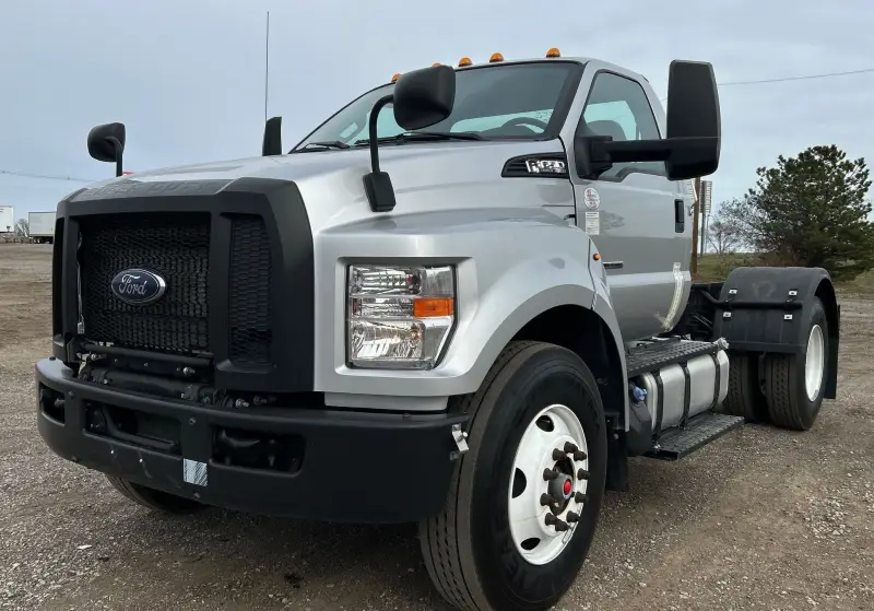 2022 Ford F650 Super Duty photo 1