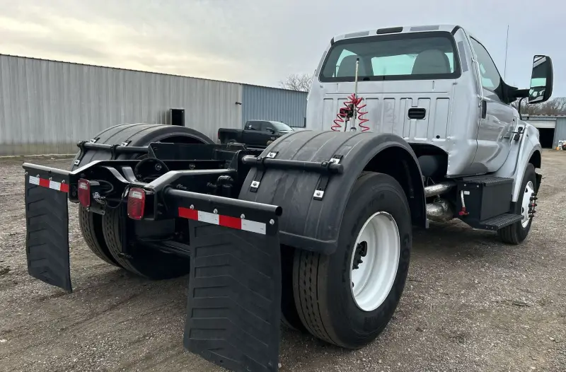 2022 Ford F650 Super Duty photo 5
